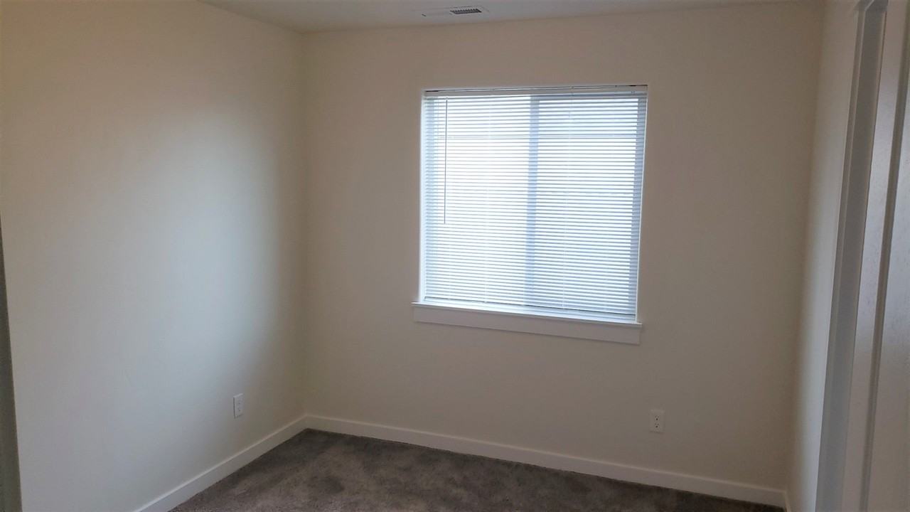 2380 W Coneflower St - Photo 4 of 7