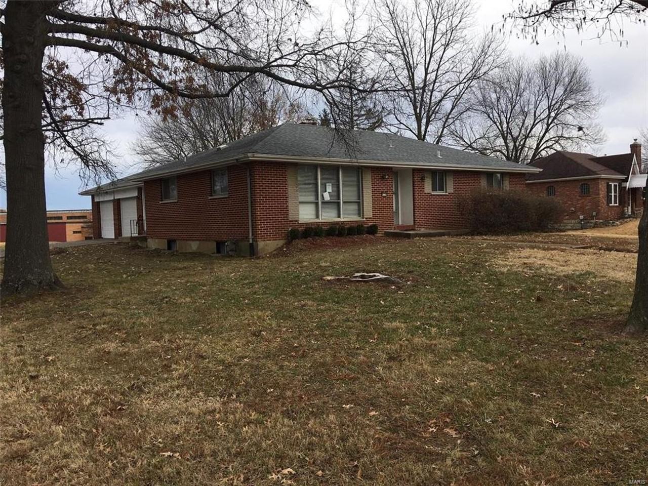 4739 Butler Hill Rd - Photo 2 of 19