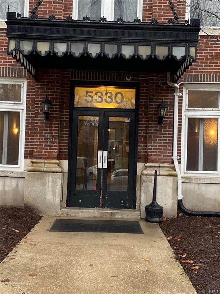 5330 Pershing Ave #606 - Photo 2 of 22