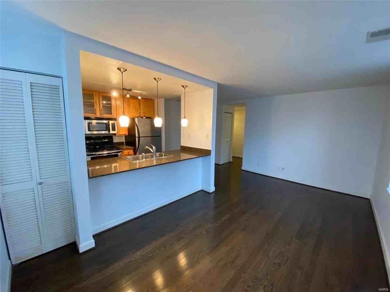 5330 Pershing Ave #606 - Photo 3 of 22