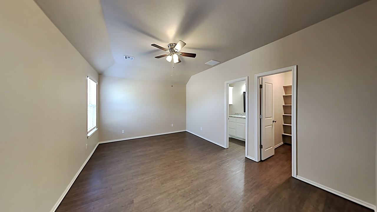 11201 Coachmans Rd - Photo 6 of 12