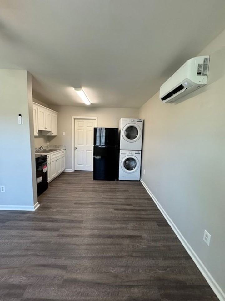 100 Mccall St - Photo 7 of 12