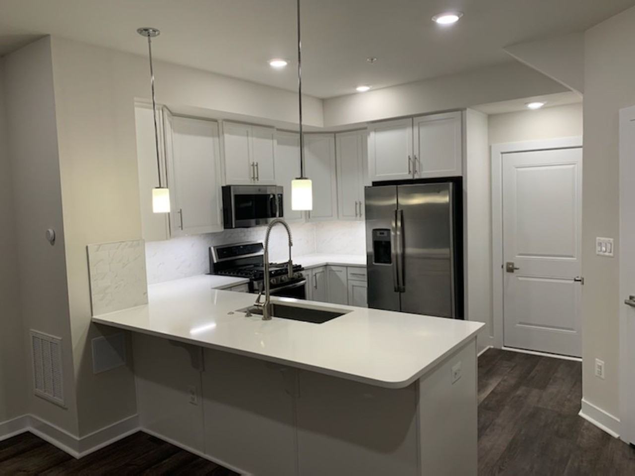 13262 Woodland Park Rd - Photo 2 of 11