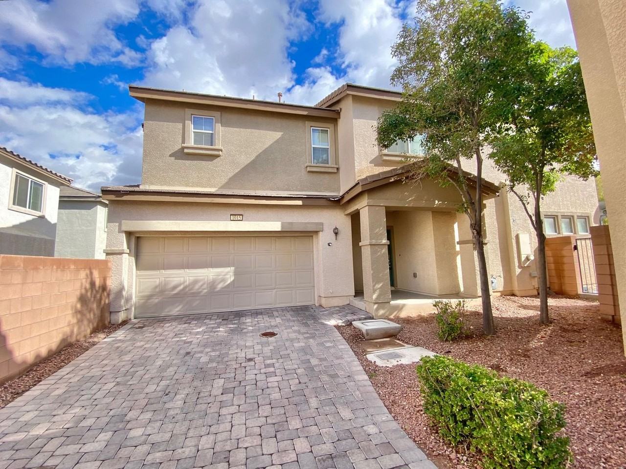 1015 Maple Pines Ave