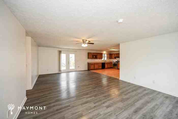 273 Lindy Dr - Photo 3 of 14