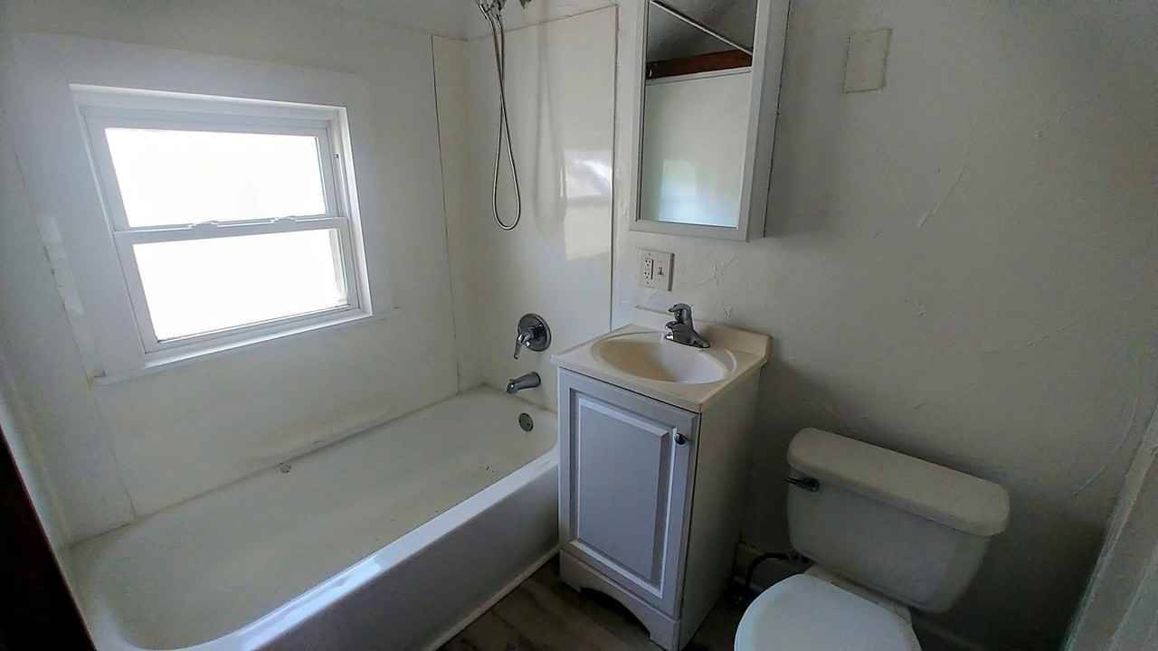 2125 W 81st St - Photo 7 of 8