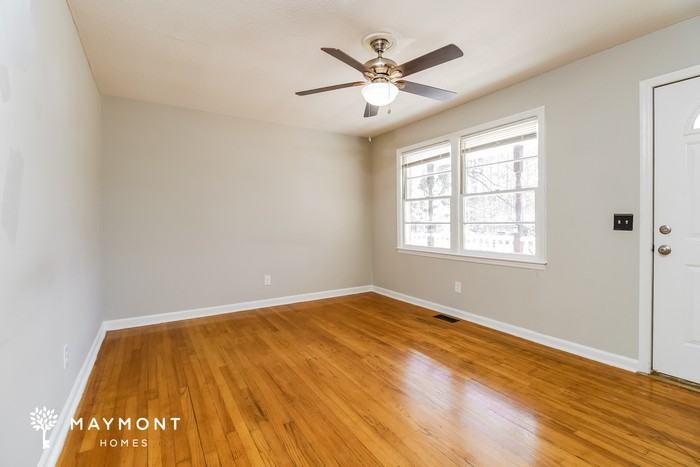 4248 Donavan Dr - Photo 4 of 15