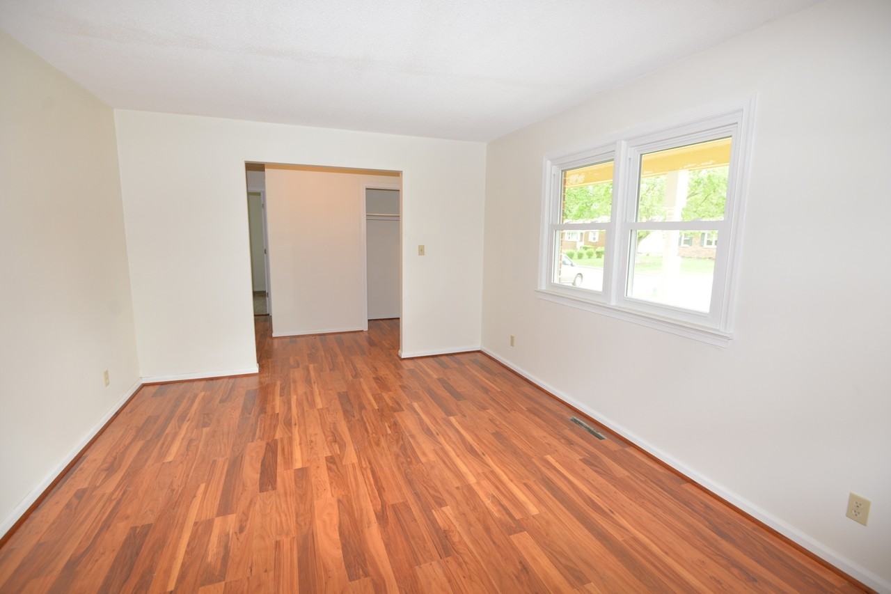 6101 Tradewinds Ct - Photo 3 of 18