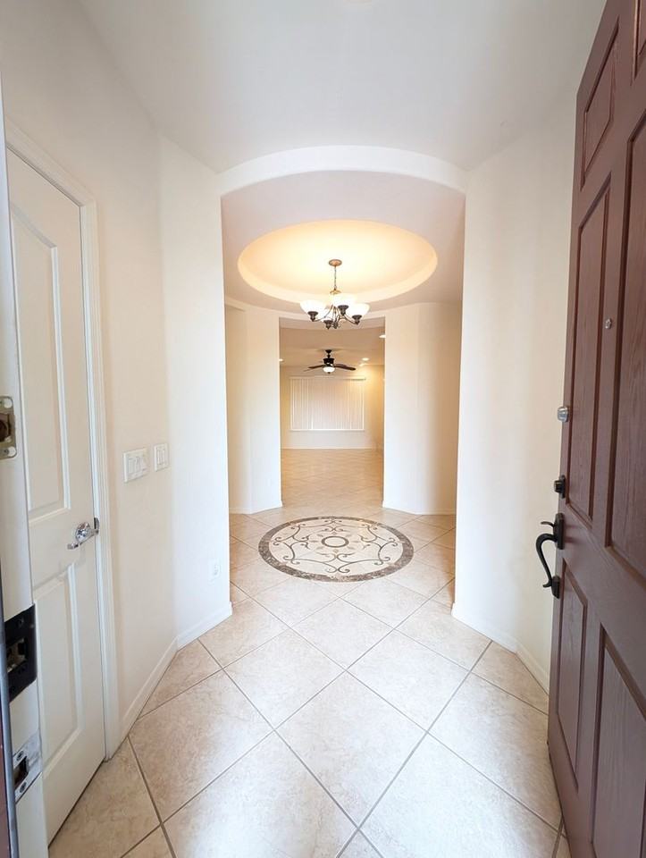 1595 W Pelican Ct - Photo 4 of 35