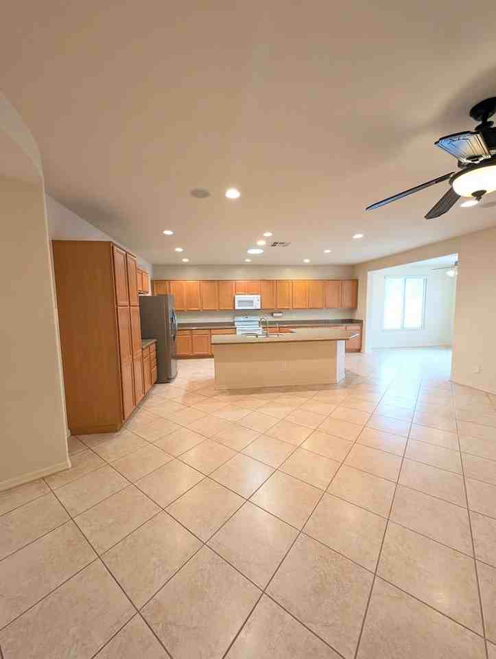 1595 W Pelican Ct - Photo 7 of 35