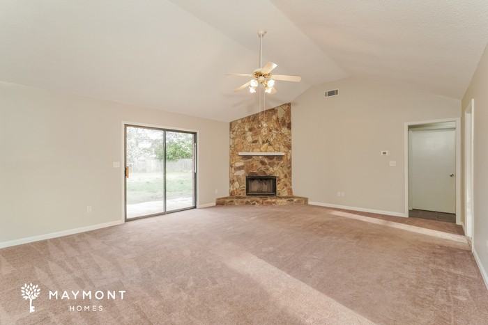 2031 Bassford Dr - Photo 3 of 14
