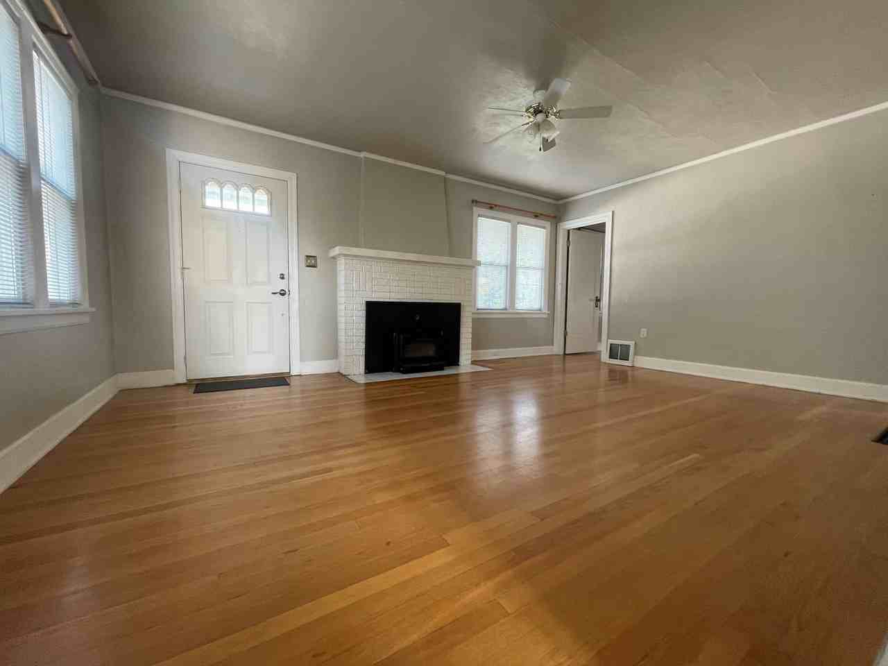 617 Yakima St - Photo 2 of 13