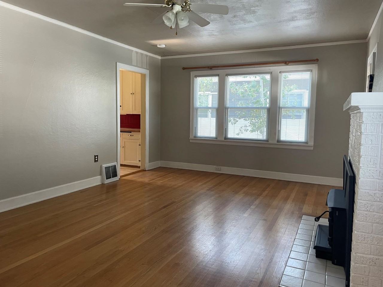 617 Yakima St - Photo 3 of 13