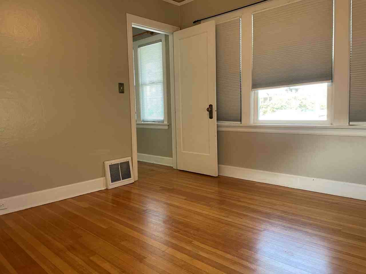 617 Yakima St - Photo 6 of 13