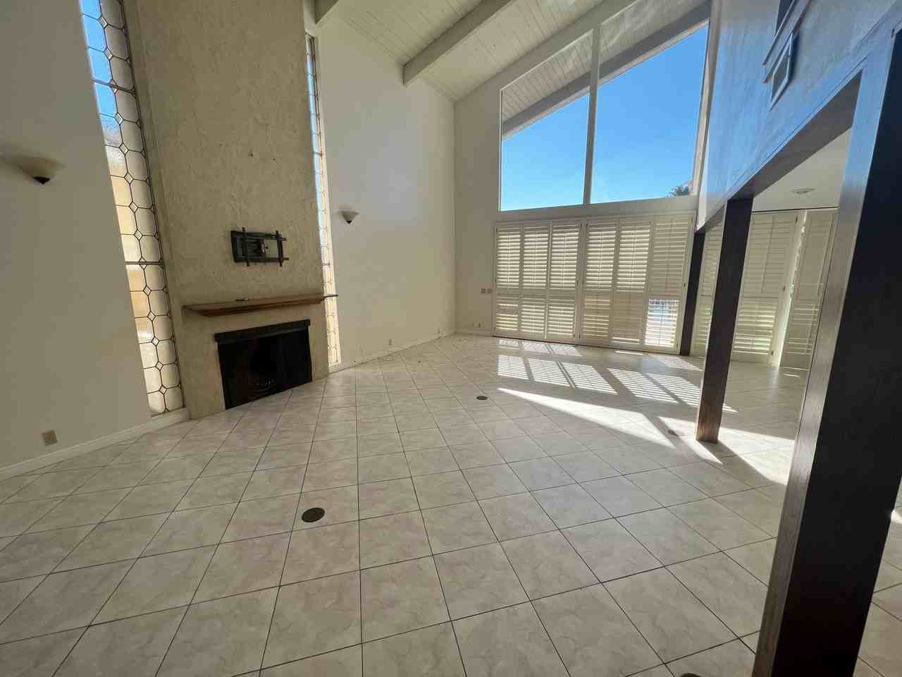 16365 Maruffa Cir - Photo 4 of 40