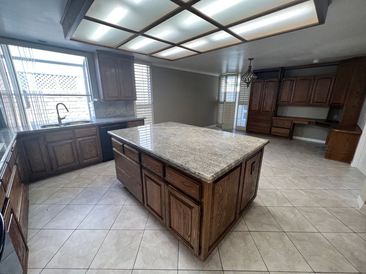 16365 Maruffa Cir - Photo 5 of 40