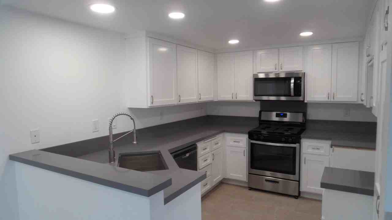 2209 Ascot St - Photo 6 of 39