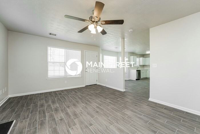 1714 Bennett Dr - Photo 4 of 18