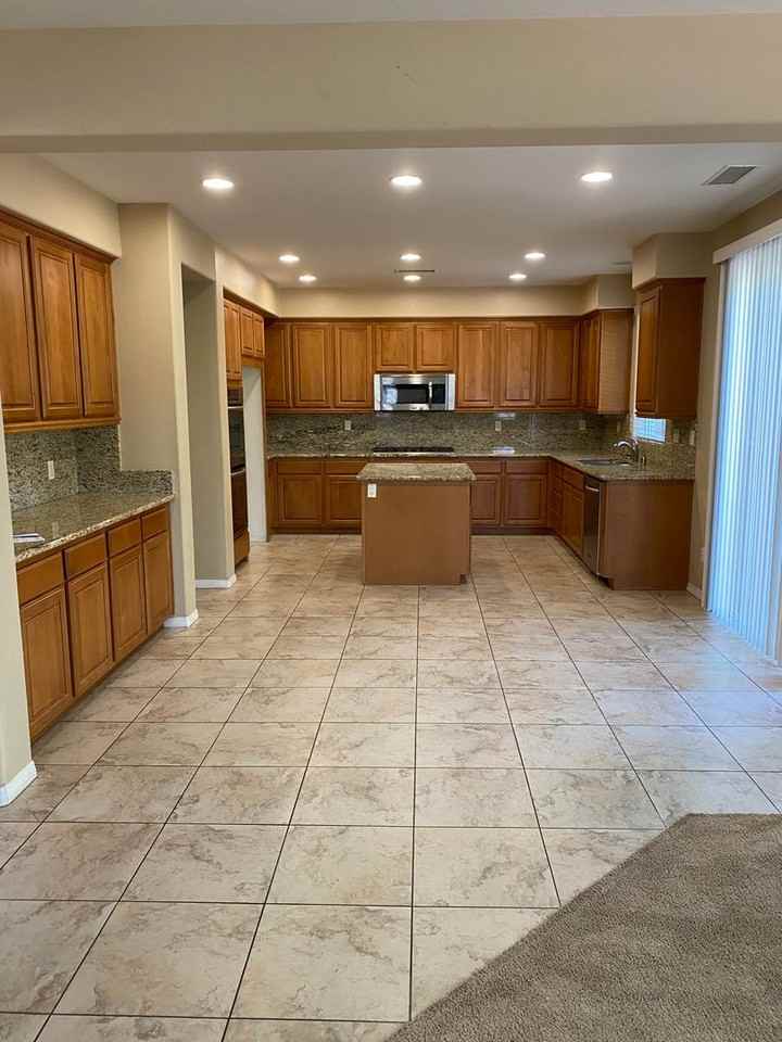 31860 Oregon Ln - Photo 3 of 28