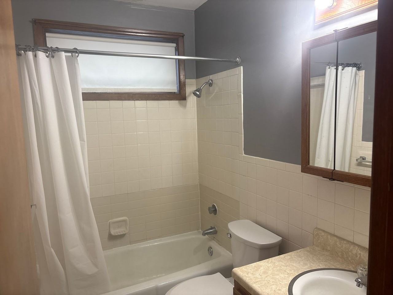 1609 D Street - Photo 2 of 14