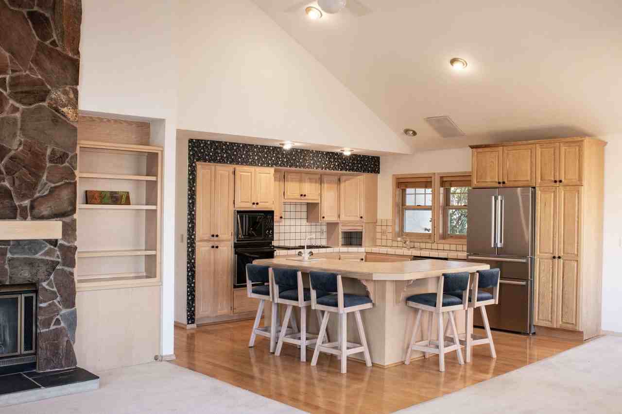 3257 Kingfisher Dr - Photo 3 of 37