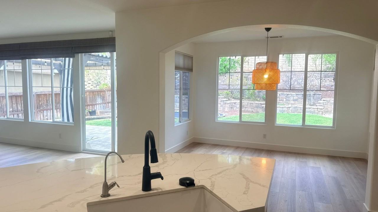 40365 Amesbury Ln - Photo 6 of 36