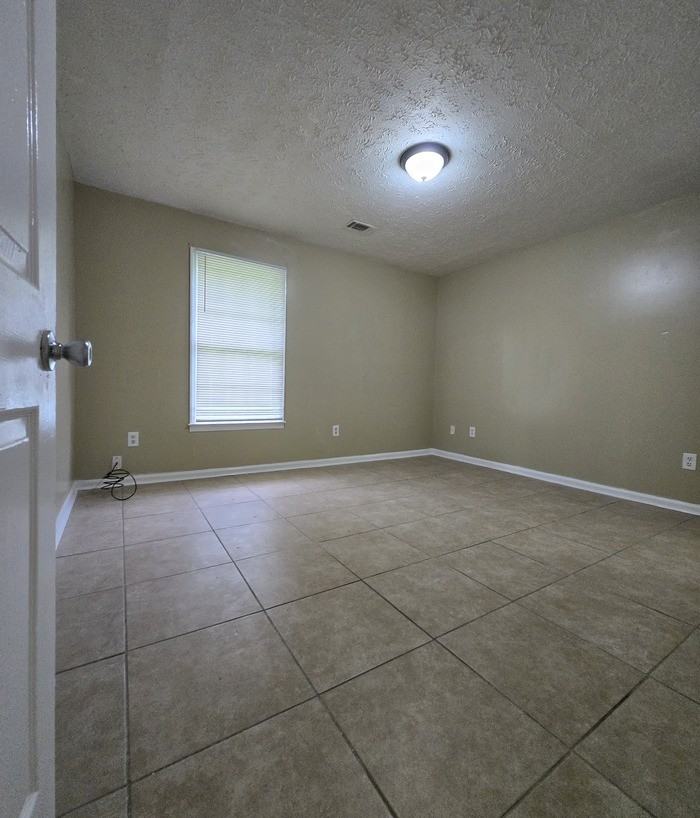 9235 Colony Dr Nw #B - Photo 4 of 21