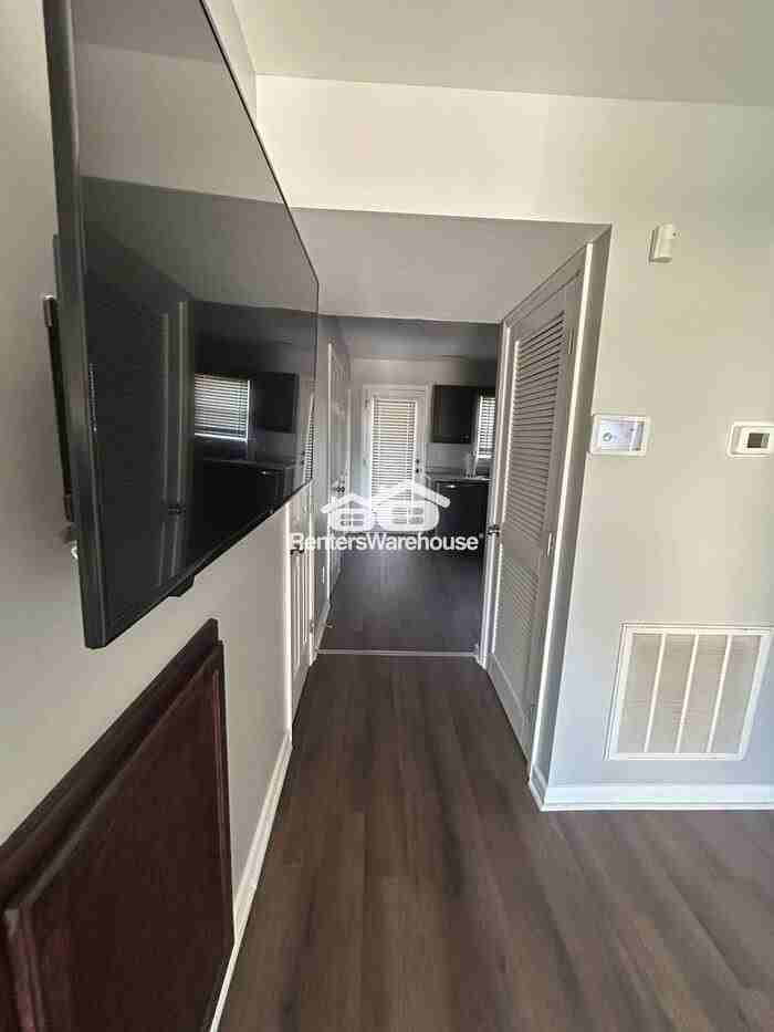 5132 Falling Creek Ln - Photo 4 of 24