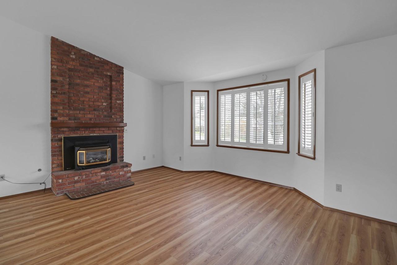 1647 Nw 2nd Ave - Photo 3 of 14