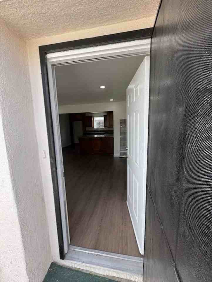 2425 W Cameron St - Photo 5 of 28