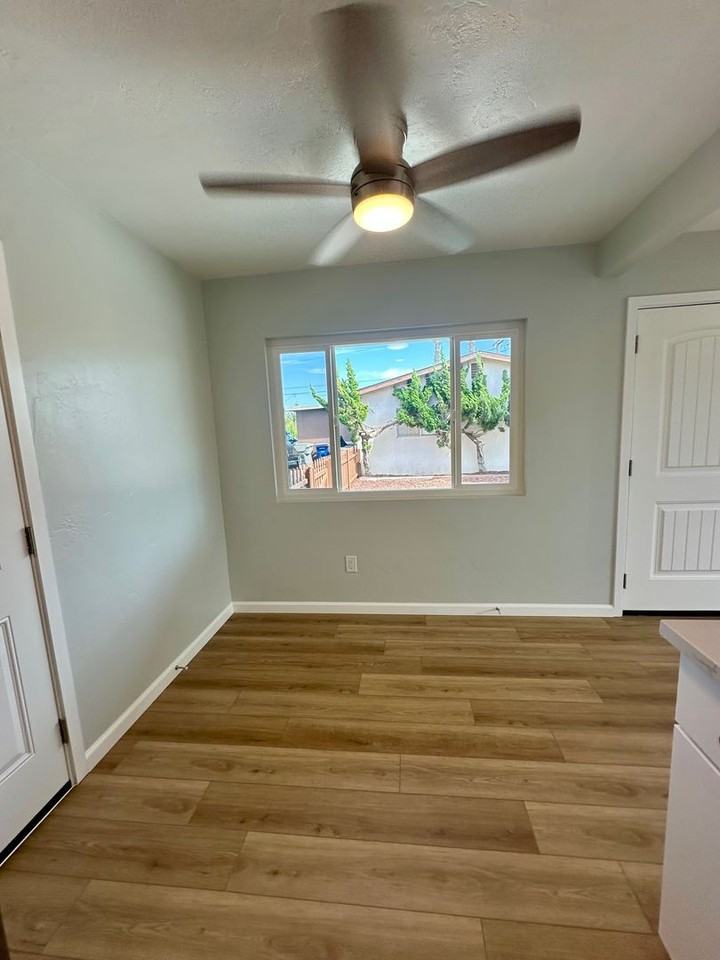 962 Georgia St - Photo 5 of 26