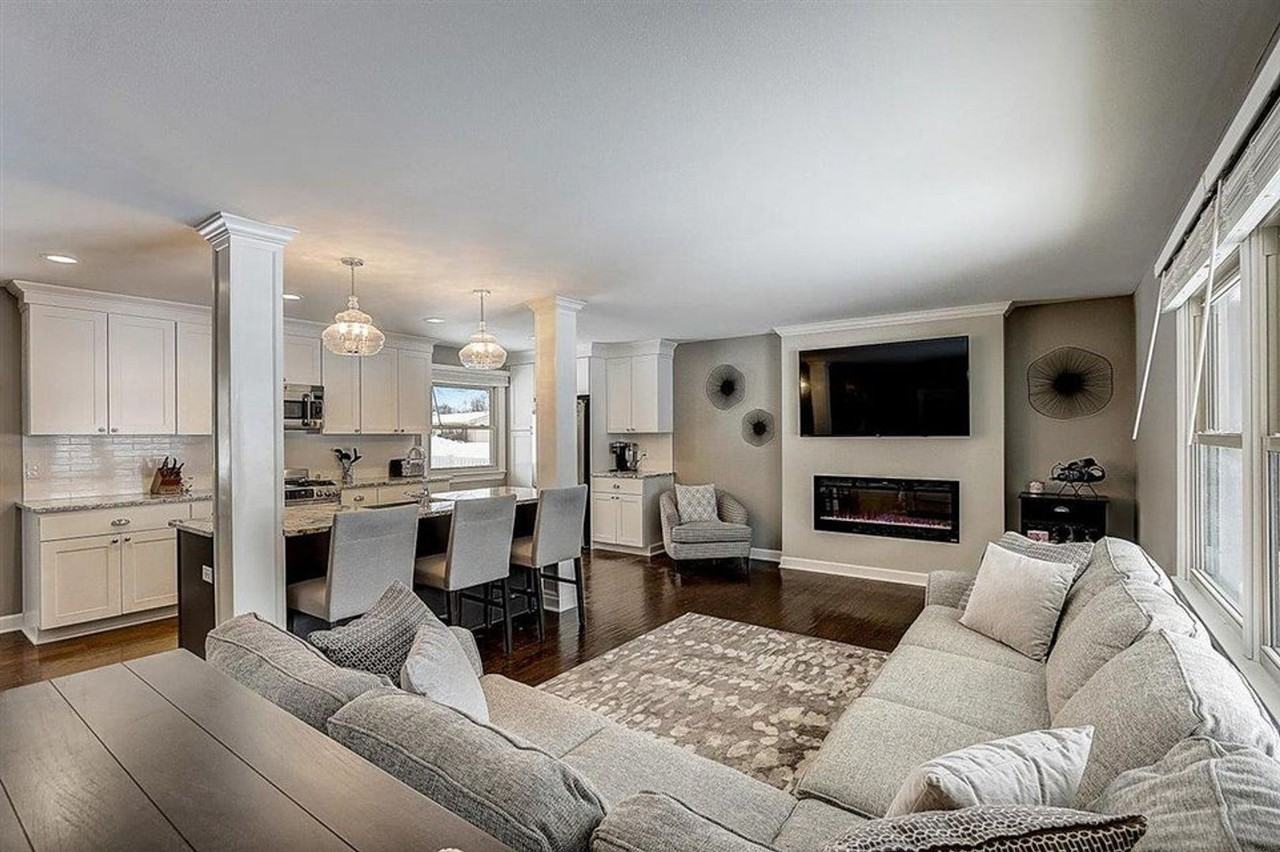 21810 Locksley Ln - Photo 3 of 29