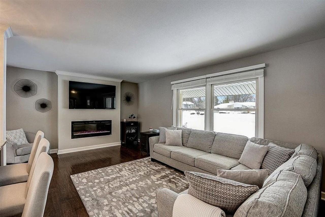 21810 Locksley Ln - Photo 4 of 29