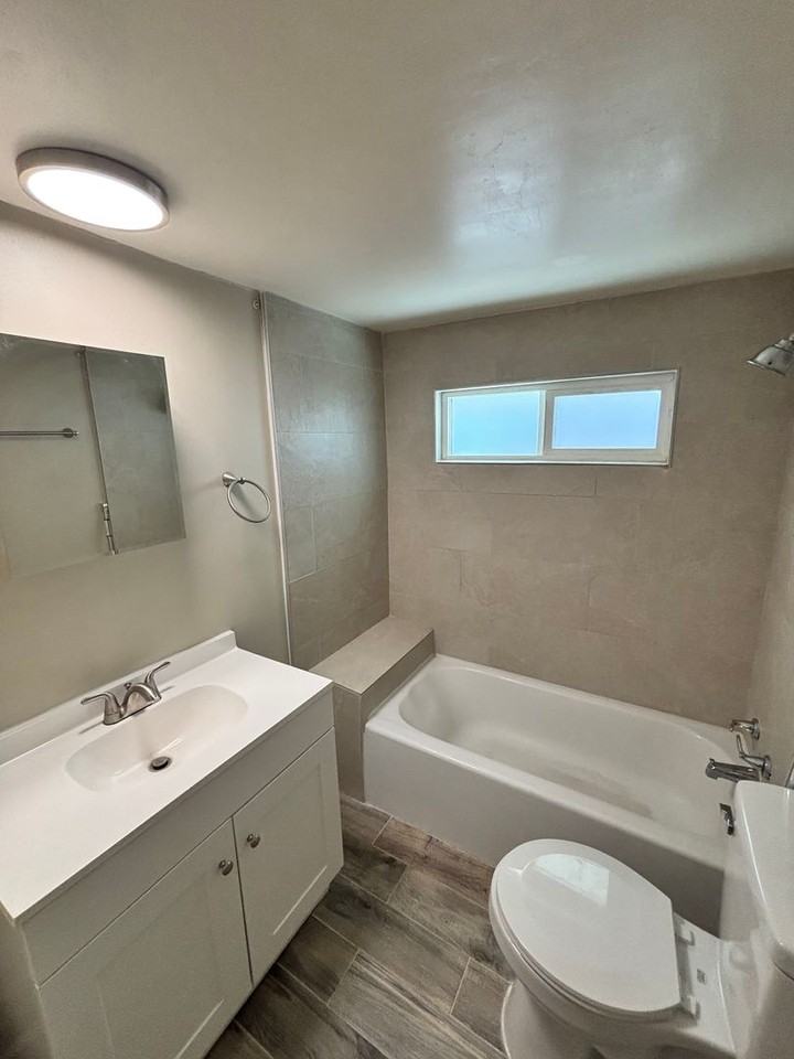 4217 N Idaho Ln #1 - Photo 5 of 9