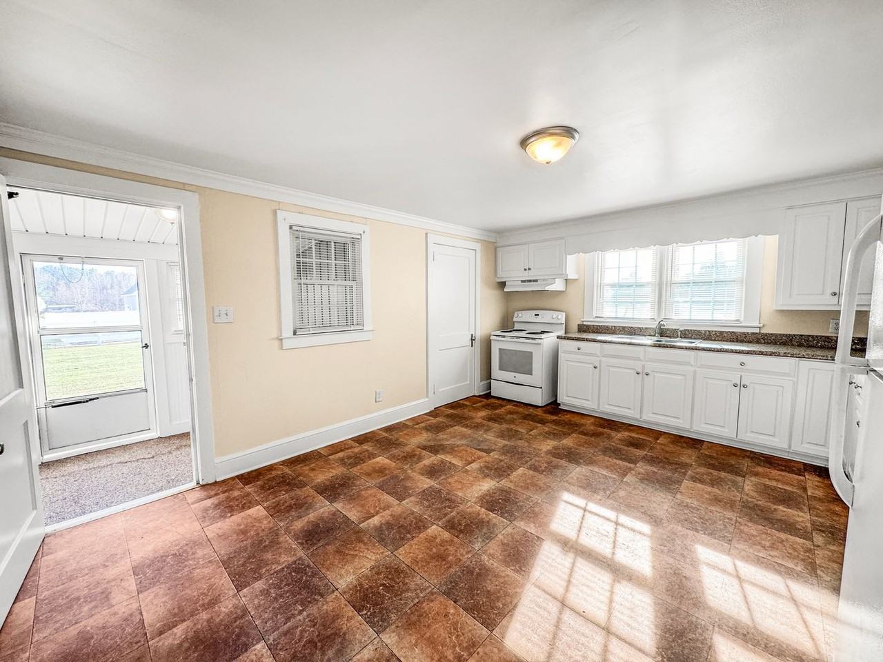 7687 Preacher Joyner Rd - Photo 7 of 19