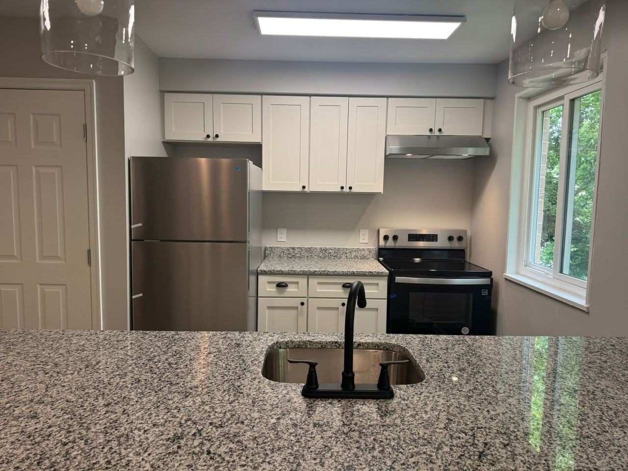 49 49 W. Diamond Ave - 49 W. Diamond Ave - 202 #202 - Photo 2 of 7