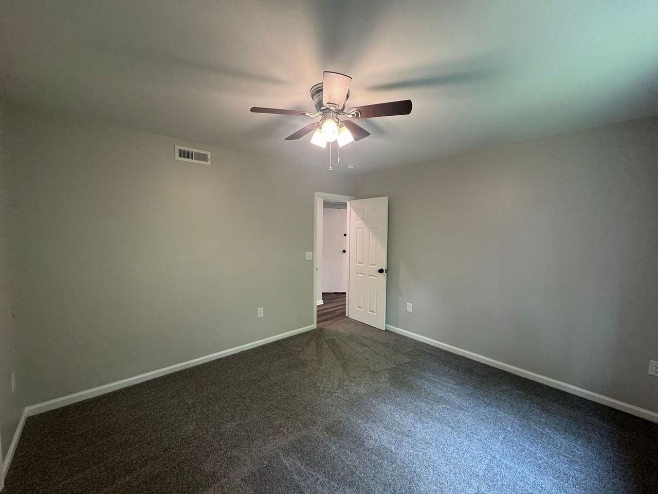 49 49 W. Diamond Ave - 49 W. Diamond Ave - 202 #202 - Photo 4 of 7