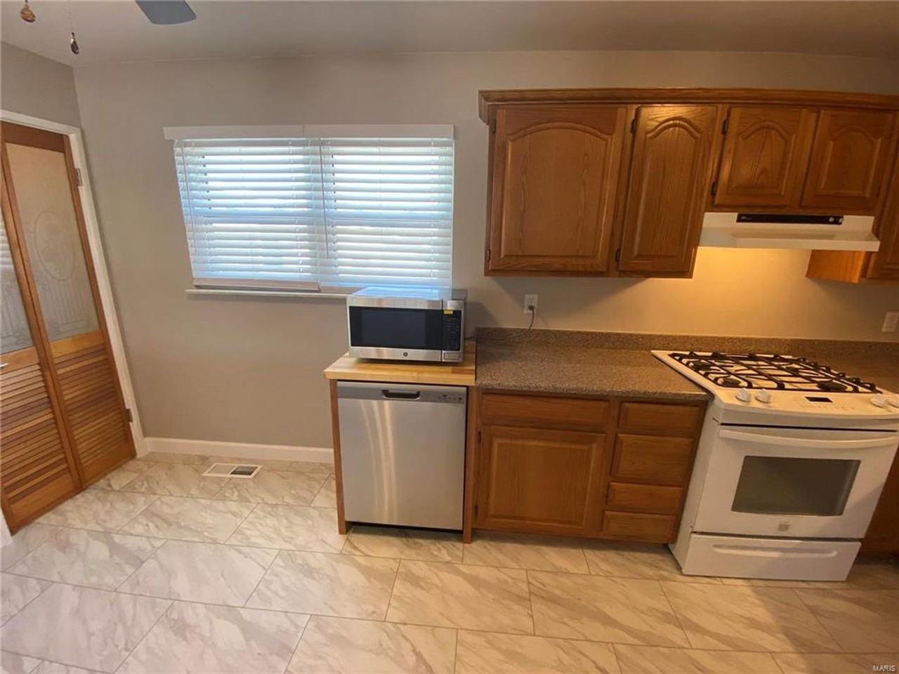 9511 Antigo Dr - Photo 7 of 44