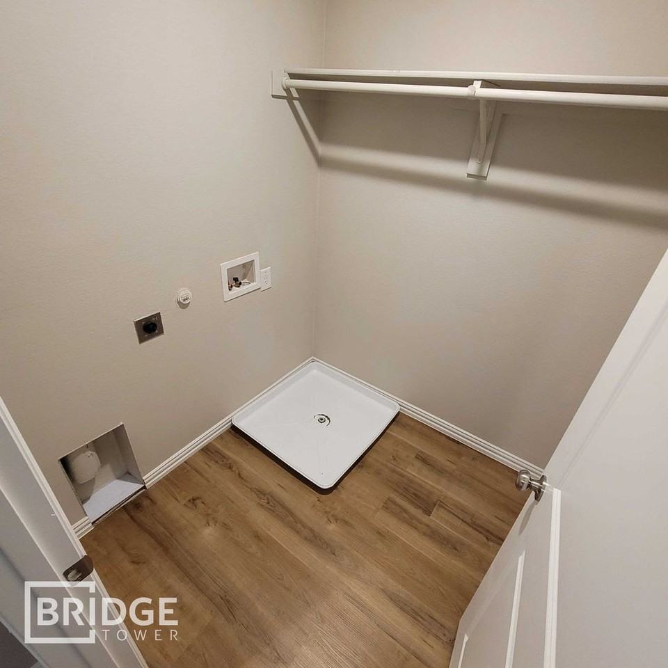 1220 Sunnyvale Ln - Photo 7 of 17