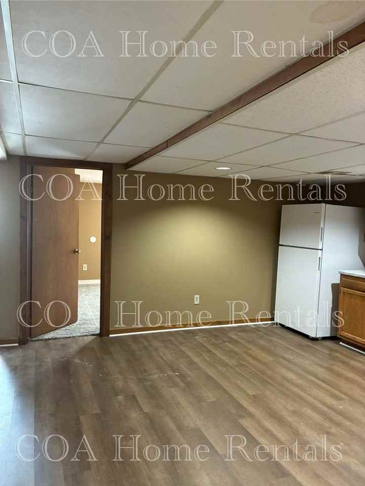 304 W Spring Ave - Photo 3 of 14