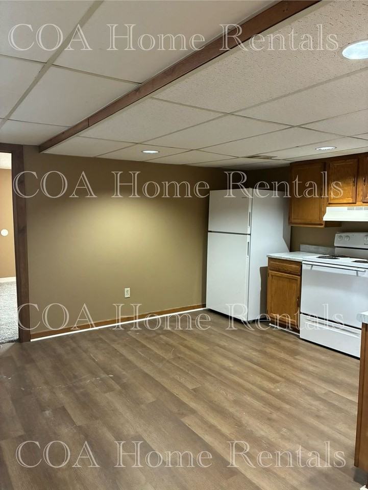 304 W Spring Ave - Photo 5 of 14