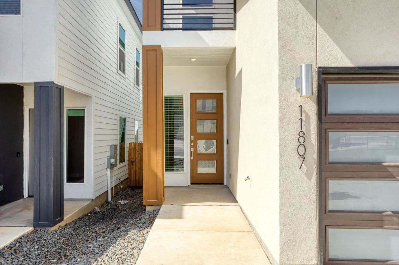 11870 Zarkava Way - Photo 2 of 34