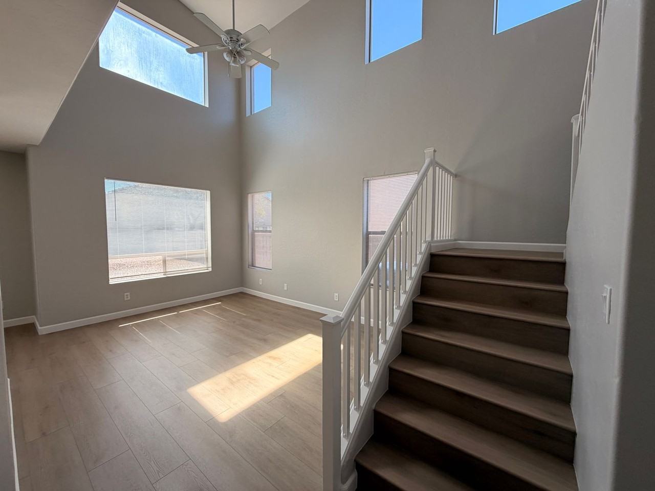 11401 W Pima St - Photo 3 of 18