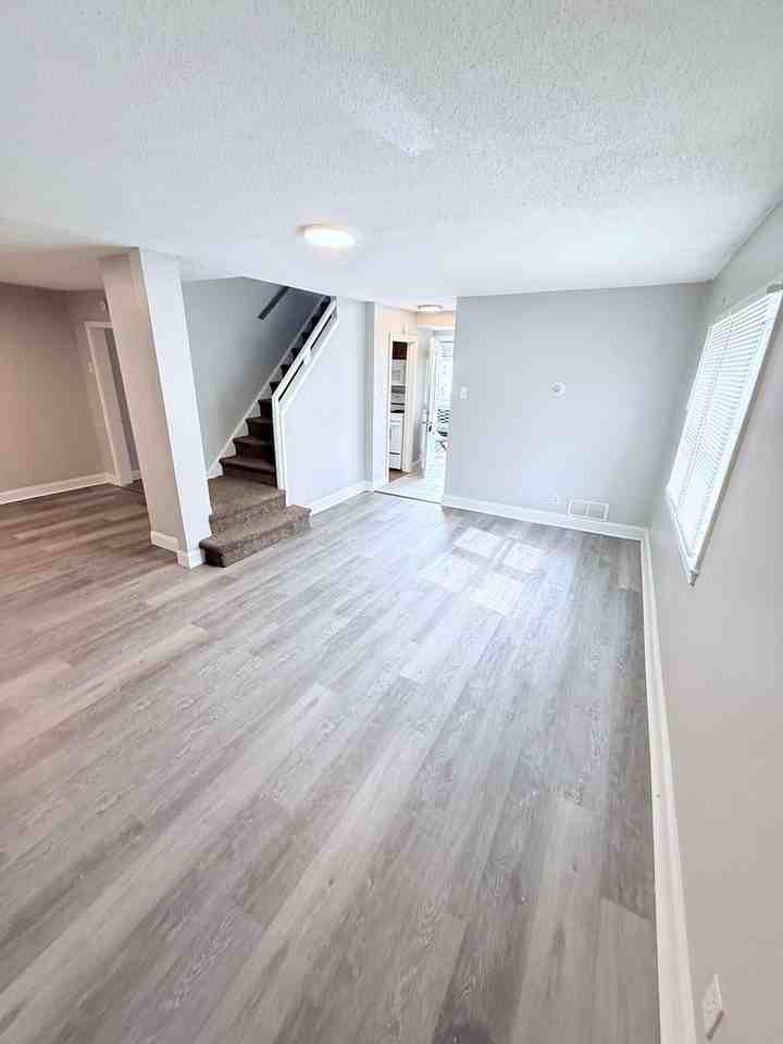 1400 Honan St - Photo 3 of 17