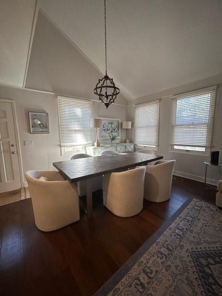 231 Menendez Ave - Photo 4 of 15