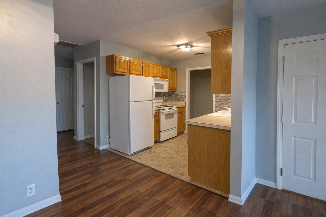 1101 Allen St - Photo 6 of 12