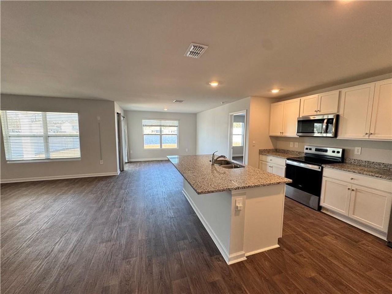 38 Autumns Wood Dr - Photo 3 of 22