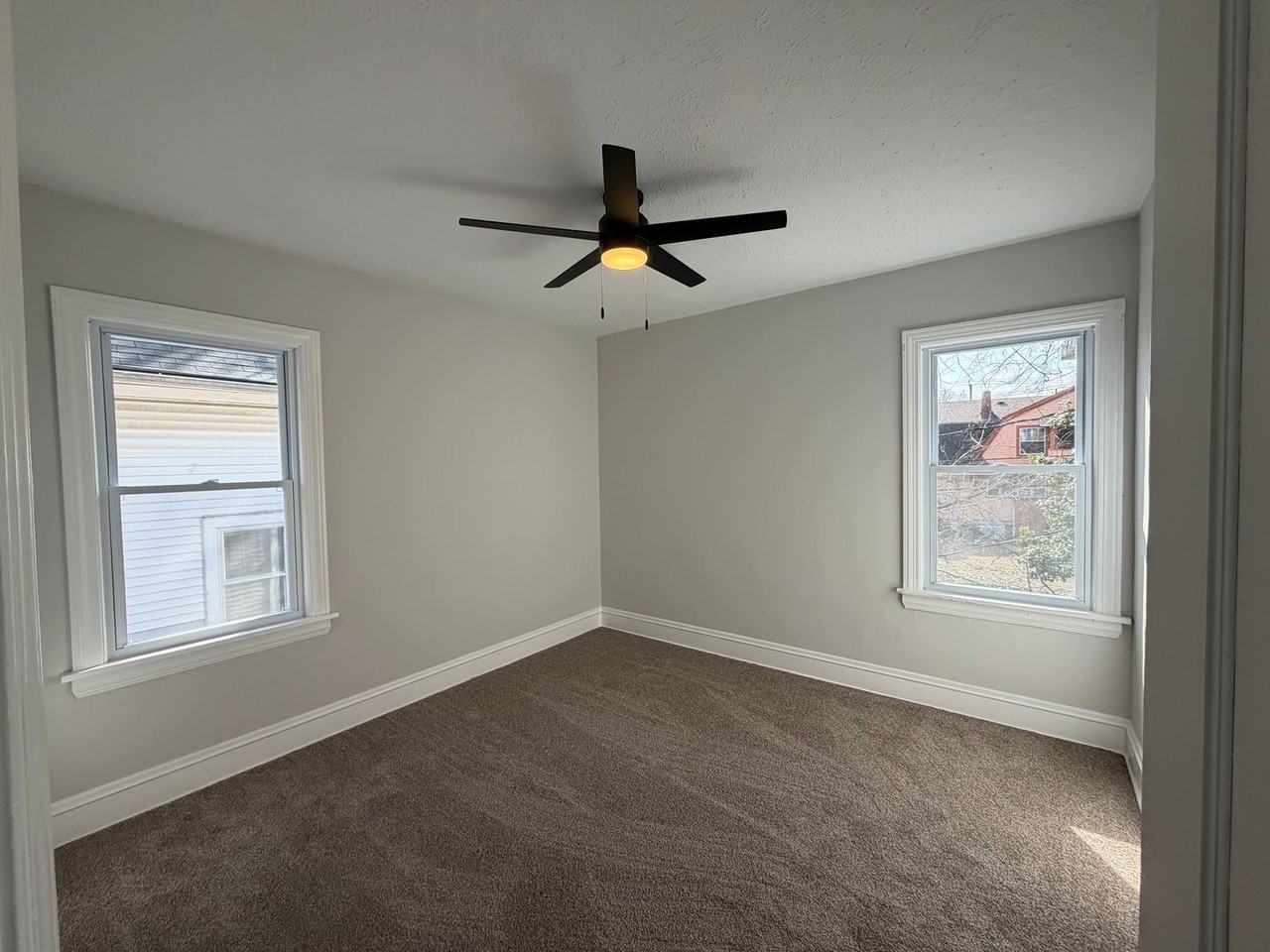 14102 Glenside Ave - Photo 3 of 24