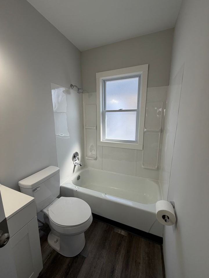 14102 Glenside Ave - Photo 5 of 24