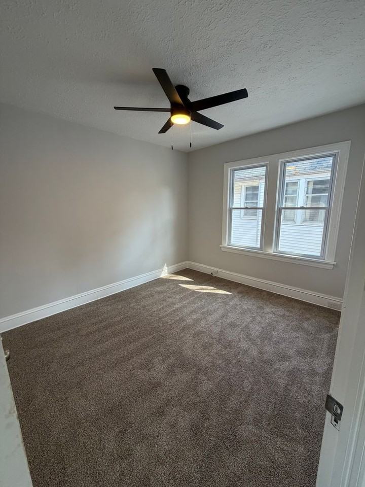 14102 Glenside Ave - Photo 6 of 24